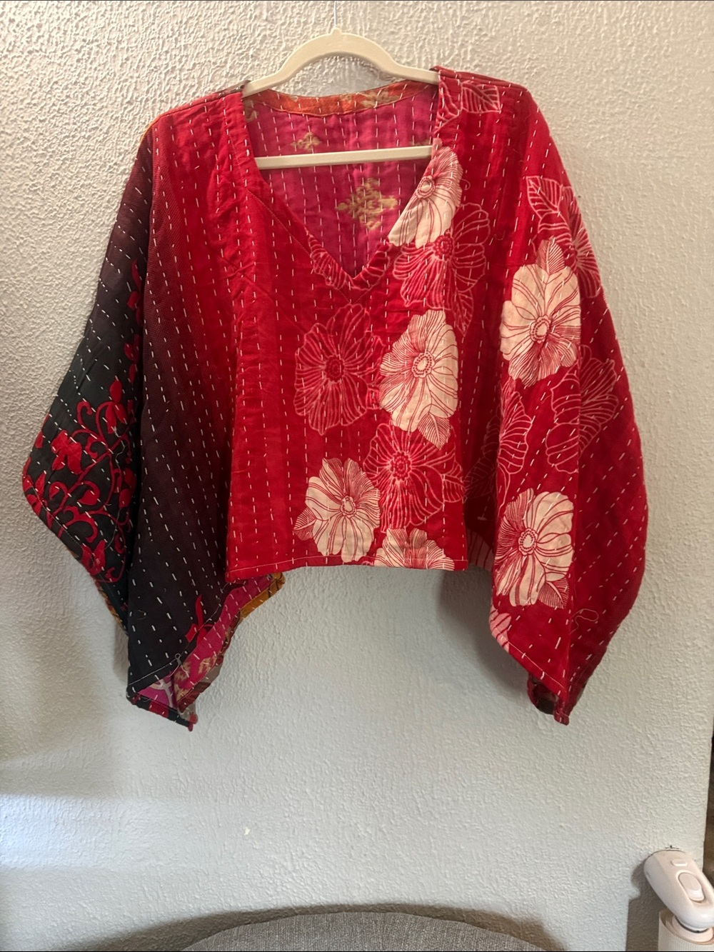 Upcycled Kantha Boho V-Neck Floral Patchwork cropped Tunic - Pink & Yellow - Picture 3 of 4